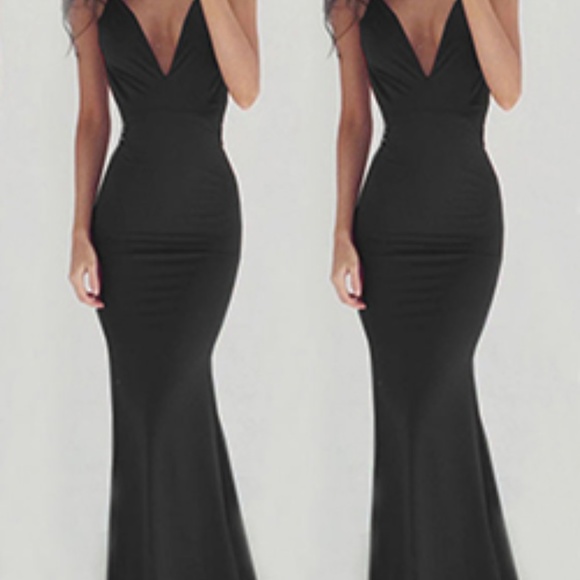 NWT Simply Gorgeous Backless BlackGown⭐️👠 - Picture 2 of 4